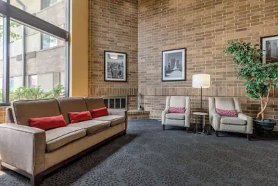 Photo 4 - Suburban Studios Arlington Heights – Elk Grove
