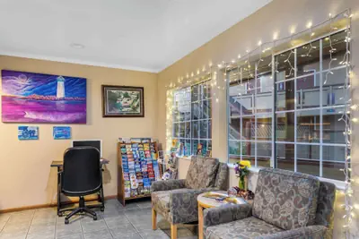 Photo 4 - Howard Johnson by Wyndham Santa Cruz