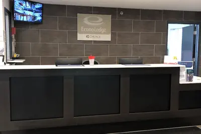 Photo 4 - Travelodge by Wyndham Canton/Livonia Area, MI