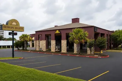 Photo 2 - Howdy Hotel