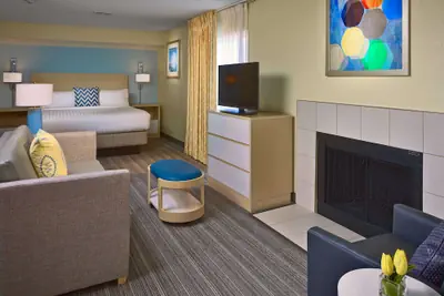Photo 2 - Sonesta Simply Suites Cleveland Westlake