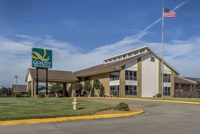 Photo 2 - Quality Inn & Suites Stuttgart North