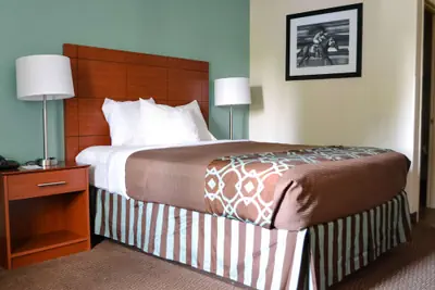 Photo 5 - SureStay Hotel by Best Western Bowling Green North