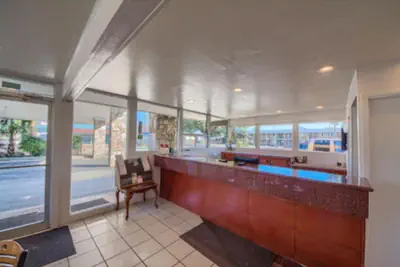 Photo 4 - Americas Best Value Inn Uvalde
