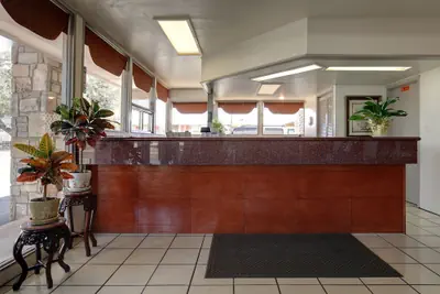 Photo 3 - Americas Best Value Inn Uvalde