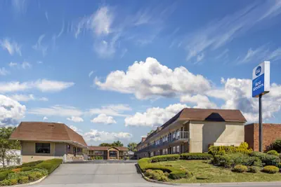 Photo 2 - Best Western Winchester Hotel