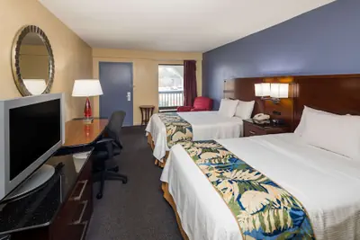 Photo 4 - Days Inn by Wyndham Walterboro