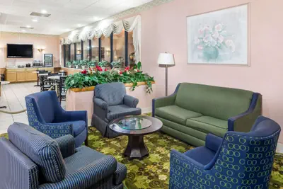 Photo 2 - Days Inn by Wyndham Walterboro