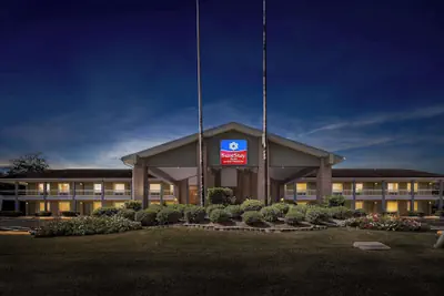 Photo 2 - SureStay Plus by Best Western Beaumont