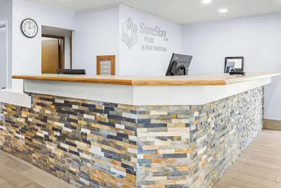 Photo 5 - SureStay Plus by Best Western Beaumont