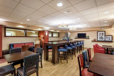 Photo 3 - Hampton Inn Milwaukee-Airport