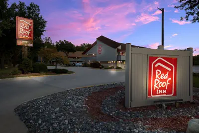 Photo 2 - Red Roof Inn Cleveland - Westlake