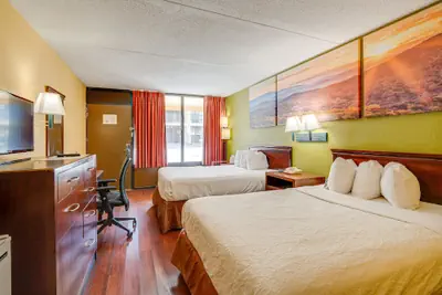 Photo 5 - Days Inn by Wyndham Nashville Saint Thomas West Hospital