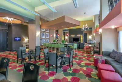 Photo 4 - Hampton Inn & Suites Raleigh/Crabtree Valley