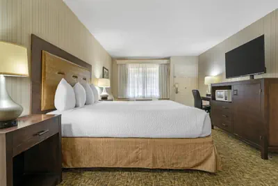 Photo 4 - Best Western Plus Big America