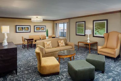 Photo 4 - DoubleTree by Hilton Boston North Shore