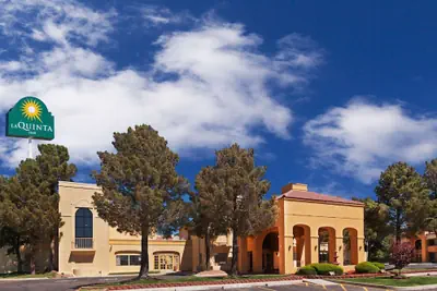 Photo 2 - La Quinta Inn by Wyndham Las Cruces Mesilla Valley
