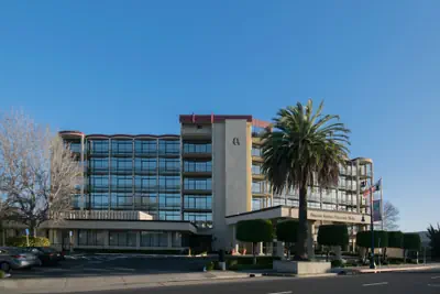 Photo 2 - Oakland Airport Executive Hotel