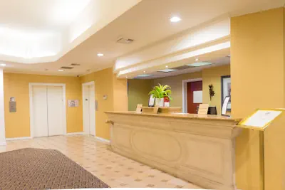Photo 5 - Oakland Airport Executive Hotel