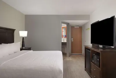 Photo 5 - Hampton Inn Evansville
