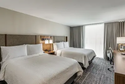 Photo 4 - Holiday Inn Dallas Market Ctr Love Field by IHG