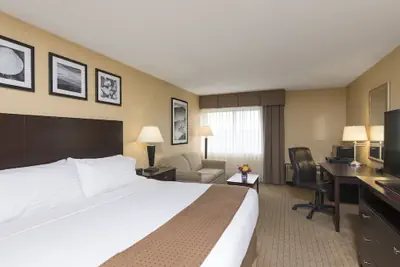 Photo 3 - Holiday Inn Cleveland-S Independence by IHG