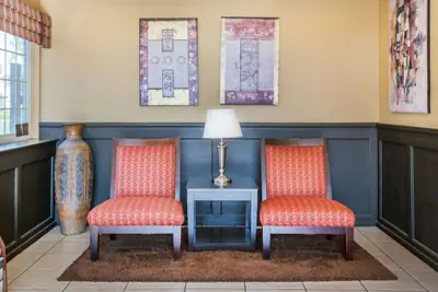 Photo 4 - Econo Lodge Inn & Suites Lodi - Wine Country Area