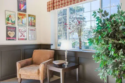 Photo 5 - Econo Lodge Inn & Suites Lodi - Wine Country Area