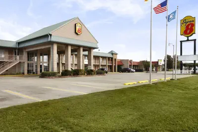 Photo 2 - Super 8 by Wyndham New Iberia