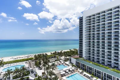 Photo 2 - Eden Roc Miami Beach
