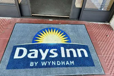 Photo 5 - Days Inn by Wyndham San Diego Vista