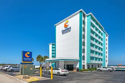 Photo 2 - Comfort Inn & Suites Daytona Beach Oceanfront