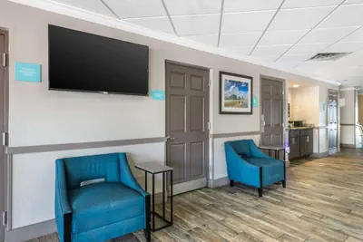 Photo 3 - Comfort Inn & Suites Daytona Beach Oceanfront