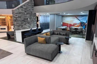 Photo 2 - La Quinta Inn & Suites by Wyndham Miamisburg Dayton South