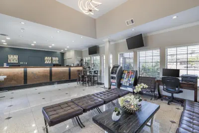 Photo 3 - Best Western Airpark Hotel - LAX Airport LA Stadium