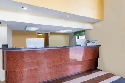 Photo 5 - Days Inn by Wyndham Florence/I-95 North