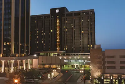 Photo 2 - DoubleTree by Hilton Omaha Downtown
