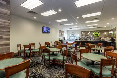 Photo 3 - La Quinta Inn by Wyndham Clearwater Central