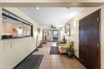 Photo 3 - Americas Best Value Inn Decatur, IL