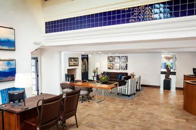 Photo 2 - Hotel Pacific