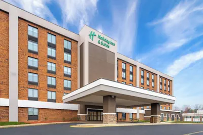 Photo 2 - Holiday Inn Hotel and Suites Richmond West End by IHG