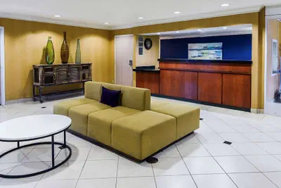 Photo 5 - SureStay Hotel by Best Western Ontario Airport