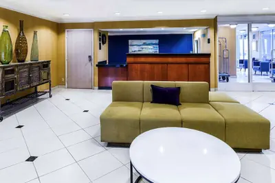 Photo 3 - SureStay Hotel by Best Western Ontario Airport