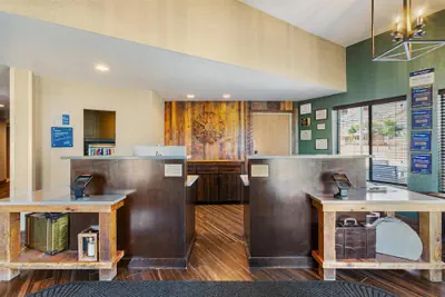 Photo 3 - Best Western Hi-desert Inn