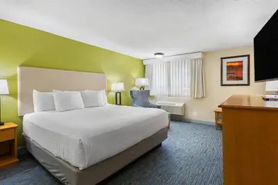 Photo 4 - Best Western Hi-desert Inn