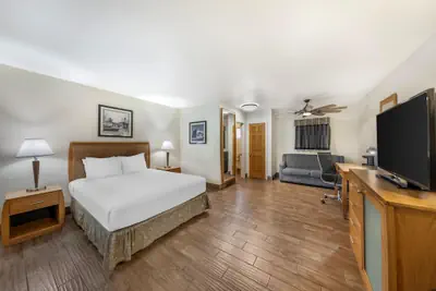 Photo 4 - Best Western Pine Tree Motel