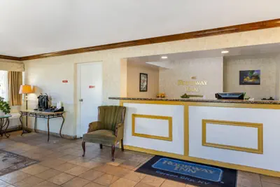 Photo 4 - Rodeway Inn at Nevada State Capitol