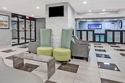 Photo 3 - Wyndham Garden Charlotte Airport Southeast