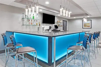 Photo 2 - Wyndham Garden Charlotte Airport Southeast