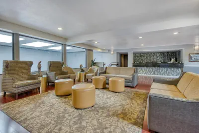 Photo 5 - SureStay Plus Hotel by Best Western Reno Airport